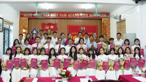Kết nạp đảng vi&ecirc;n mới, những vấn đề đặt ra