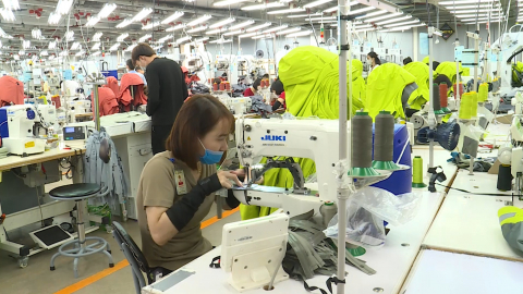 Cải thiện điều kiện l&agrave;m việc tại c&aacute;c doanh nghiệp dệt may