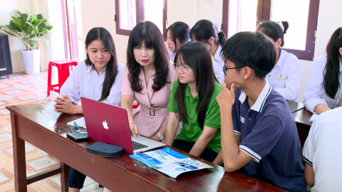 Những b&ocirc;ng hoa l&agrave;m theo lời B&aacute;c