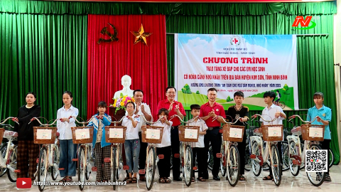 Những tấm l&ograve;ng nh&acirc;n &aacute;i v&igrave; trẻ em