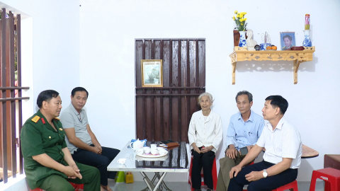 Gia Phong quan t&acirc;m, hỗ trợ x&acirc;y dựng nh&agrave; ở cho hộ ngh&egrave;o