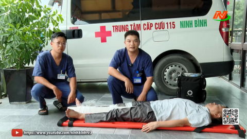 Sơ cấp cứu g&atilde;y k&iacute;n xương tay, ch&acirc;n