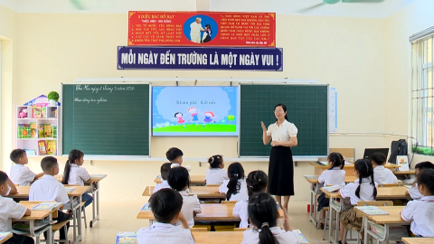 Chuyển đổi số ở ng&agrave;nh Gi&aacute;o dục x&atilde; T&acirc;n Thanh