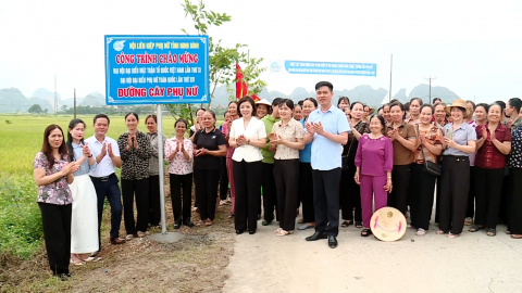 Kh&aacute;nh th&agrave;nh c&ocirc;ng tr&igrave;nh "  Đường c&acirc;y phụ nữ " tại x&atilde; Gia Tường