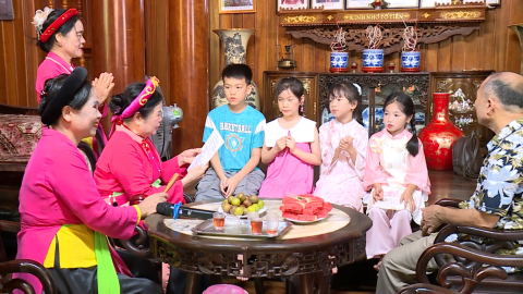 Tiếng h&aacute;t ch&egrave;o trong l&ograve;ng di sản 
