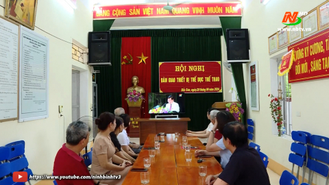Cử tri phấn khởi theo d&otilde;i Kỳ họp thứ 22, HĐND tỉnh kh&oacute;a XV