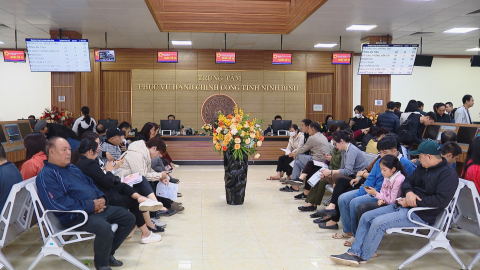 Tiếp tục sắp xếp tổ chức bộ m&aacute;y của hệ thống ch&iacute;nh trị