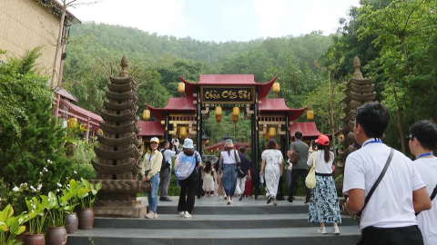 Ninh B&igrave;nh - Miền đất của những nẻo h&agrave;nh hương
