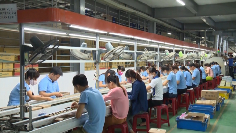 Chuyển biến trong n&acirc;ng cao năng lực cạnh tranh cấp tỉnh 