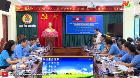 Đo&agrave;n học vi&ecirc;n c&aacute;n bộ chủ chốt C&ocirc;ng đo&agrave;n L&agrave;o thăm v&agrave; l&agrave;m việc với Li&ecirc;n đo&agrave;n Lao động tỉnh