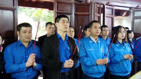 Tỉnh đo&agrave;n d&acirc;ng hương nh&acirc;n kỷ niệm Ng&agrave;y th&agrave;nh lập Đảng Cộng sản Việt Nam