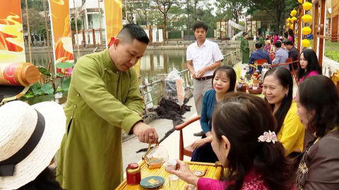 Ng&agrave;y xu&acirc;n n&oacute;i chuyện thưởng tr&agrave;