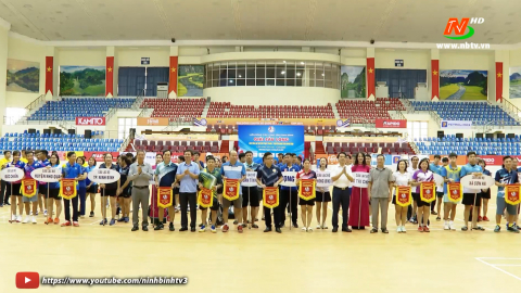 Khai mạc Giải cầu l&ocirc;ng c&aacute;c CLB C&uacute;p Ph&aacute;t thanh - Truyền h&igrave;nh Ninh B&igrave;nh năm 2024