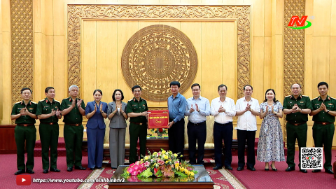 Ph&oacute; Thủ tướng Ch&iacute;nh phủ, Bộ trưởng Bộ Quốc ph&ograve;ng gặp mặt, l&agrave;m việc với c&aacute;c đồng ch&iacute; l&atilde;nh đạo tỉnh