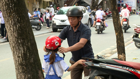 X&acirc;y dựng cổng trường an to&agrave;n giao th&ocirc;ng