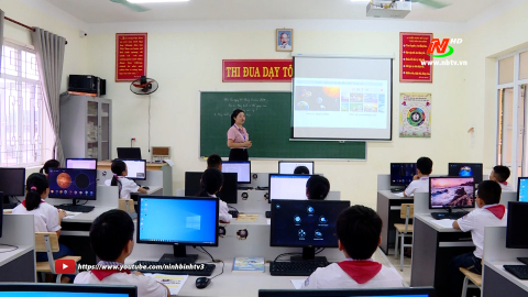 Tiếp tục thực hiện Chương tr&igrave;nh gi&aacute;o dục phổ th&ocirc;ng 2018