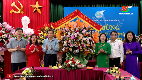 Đồng ch&iacute; B&iacute; thư Tỉnh ủy thăm, ch&uacute;c mừng Hội Li&ecirc;n hiệp Phụ nữ tỉnh nh&acirc;n Ng&agrave;y Phụ nữ Việt Nam 20/10