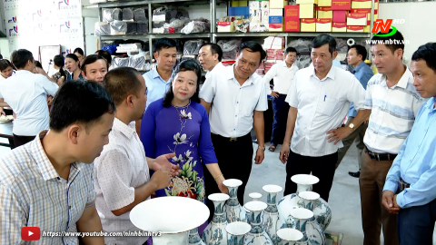 Lớp bồi dưỡng nghiệp vụ c&ocirc;ng t&aacute;c Tuy&ecirc;n gi&aacute;o tham quan thực tế tại Y&ecirc;n M&ocirc;
