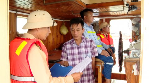Đảm bảo an to&agrave;n giao th&ocirc;ng đường thủy trong m&ugrave;a mưa b&atilde;o