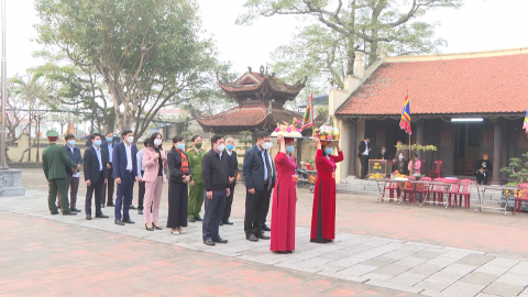 Lễ d&acirc;ng hương tại đền thờ Nguyễn C&ocirc;ng Trứ