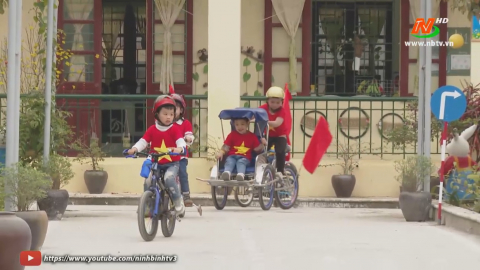 Trường mầm non Ninh V&acirc;n đa dạng h&igrave;nh thức tuy&ecirc;n truyền luật giao th&ocirc;ng cho trẻ
