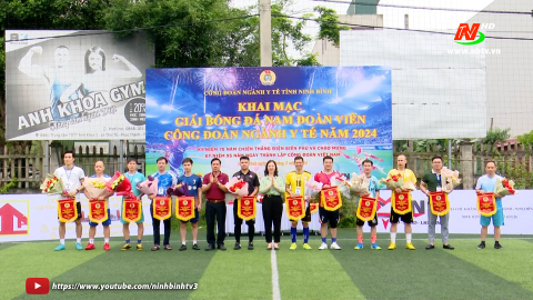 Khai mạc giải b&oacute;ng đ&aacute; nam c&ocirc;ng đo&agrave;n ng&agrave;nh y tế