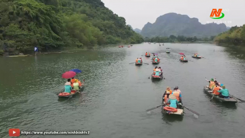 Lượng kh&aacute;ch đến Ninh B&igrave;nh  tăng trở lại