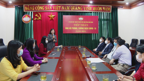 Tiếp nhận m&aacute;y thở phục vụ điều trị bệnh nh&acirc;n Covid-19