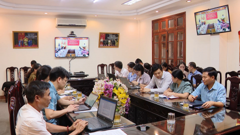 Bồi dưỡng kiến thức về x&acirc;y dựng Đảng