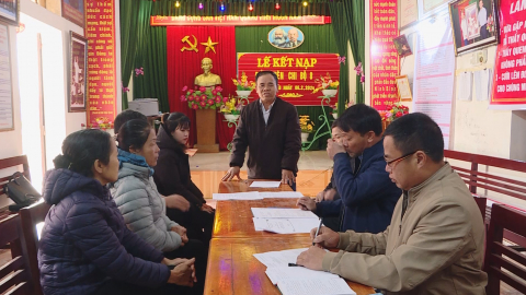 Tăng cường c&ocirc;ng t&aacute;c kiểm tra, gi&aacute;m s&aacute;t, thi h&agrave;nh kỷ luật trong Đảng