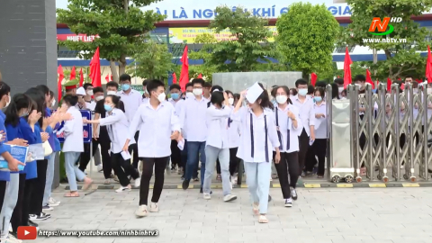 Tr&ecirc;n 10.000 th&iacute; sinh của tỉnh Ninh B&igrave;nh bước v&agrave;o ng&agrave;y thi đầu ti&ecirc;n kỳ thi tốt nghiệp THPT 2022