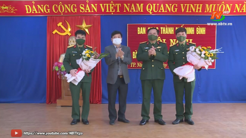 B&agrave;n giao chức danh Ch&iacute;nh trị vi&ecirc;n Ban CHQS th&agrave;nh phố Ninh B&igrave;nh