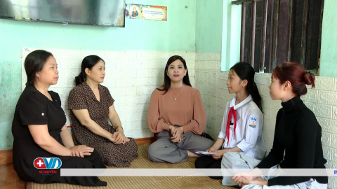 N&acirc;ng bước em đến trường