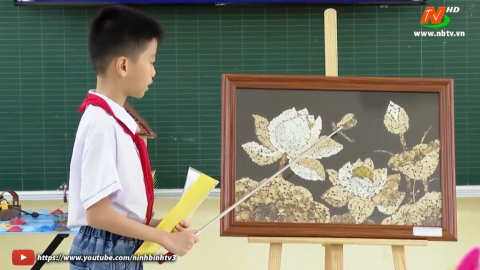 Độc đ&aacute;o tranh sen l&agrave;m từ vỏ trứng