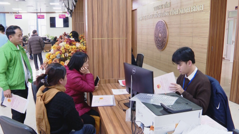 Đột ph&aacute; trong x&acirc;y dựng ch&iacute;nh quyền điện tử, thực hiện chuyển đổi số