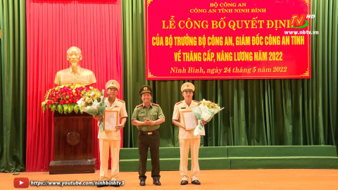 C&ocirc;ng an tỉnh tổ chức Lễ c&ocirc;ng bố thăng cấp bậc h&agrave;m, n&acirc;ng bậc lương năm 2022