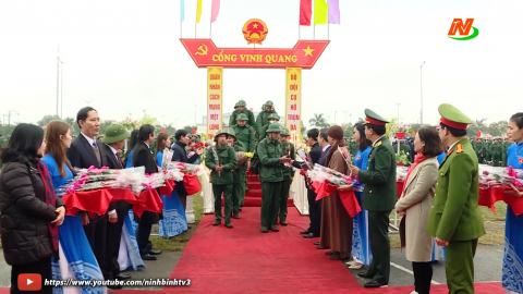Lễ giao nhận qu&acirc;n tại huyện Y&ecirc;n Kh&aacute;nh