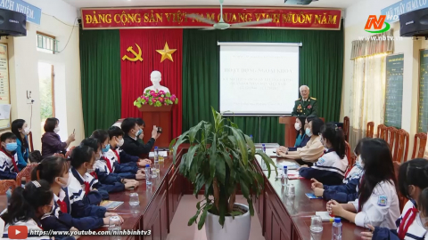 CCB Hoa Lư gi&aacute;o dục truyền thống c&aacute;ch mạng cho học sinh