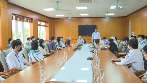 Giao lưu về c&aacute;ch học tập, nghi&ecirc;n cứu to&aacute;n học