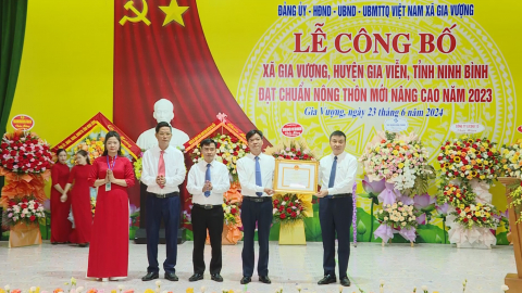 Gia Vượng đ&oacute;n Bằng c&ocirc;ng nhận x&atilde; đạt chuẩn n&ocirc;ng th&ocirc;n mới n&acirc;ng cao năm 2023