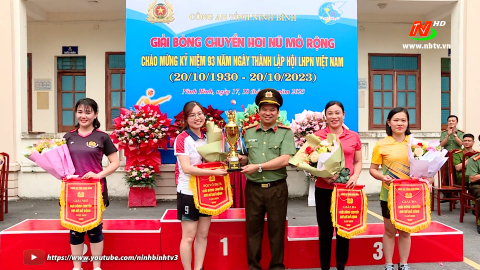 Bế mạc giải b&oacute;ng chuyền hơi nữ mở rộng
