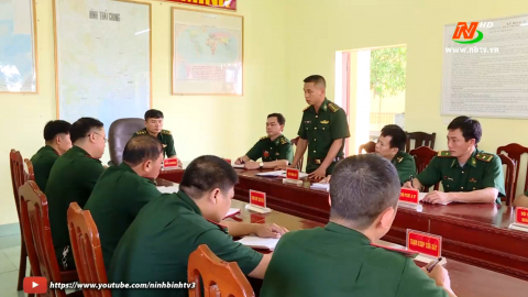 Người l&iacute;nh Bi&ecirc;n ph&ograve;ng l&agrave;m theo lời B&aacute;c