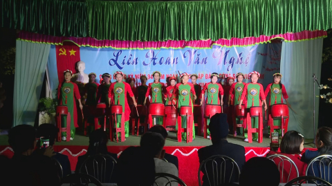 Li&ecirc;n hoan văn nghệ mừng Đảng, mừng Xu&acirc;n 