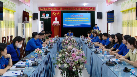 Thanh ni&ecirc;n g&oacute;p &yacute; sửa đổi Hiến ph&aacute;p năm 2013