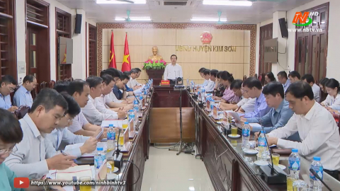 Đồng ch&iacute; Chủ tịch UBND tỉnh l&agrave;m việc với huyện Kim Sơn