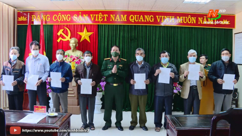 Bộ CHQS tỉnh cấp giấy chứng nhận cho c&aacute;c thương binh