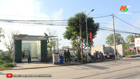 Hộ d&acirc;n ở x&atilde; Cồn Thoi, huyện Kim Sơn tự nguyện th&aacute;o dỡ c&ocirc;ng tr&igrave;nh tr&aacute;i ph&eacute;p