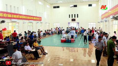 Kim Sơn ra qu&acirc;n hiến m&aacute;u t&igrave;nh nguyện