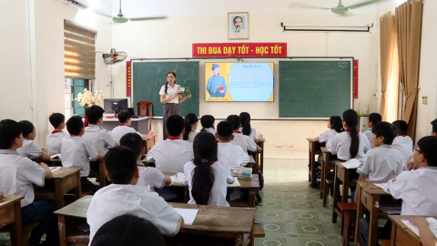 Lịch để b&agrave;n &ndash; M&oacute;n qu&agrave; của t&igrave;nh y&ecirc;u nước