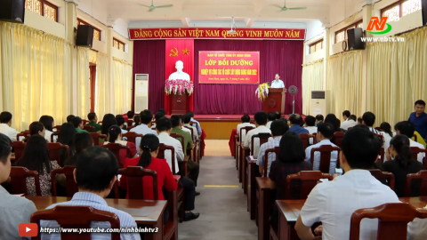 Bồi dưỡng nghiệp vụ c&ocirc;ng t&aacute;c tổ chức x&acirc;y dựng Đảng cho c&aacute;c đồng ch&iacute; c&aacute;n bộ, c&ocirc;ng chức chuy&ecirc;n tr&aacute;ch